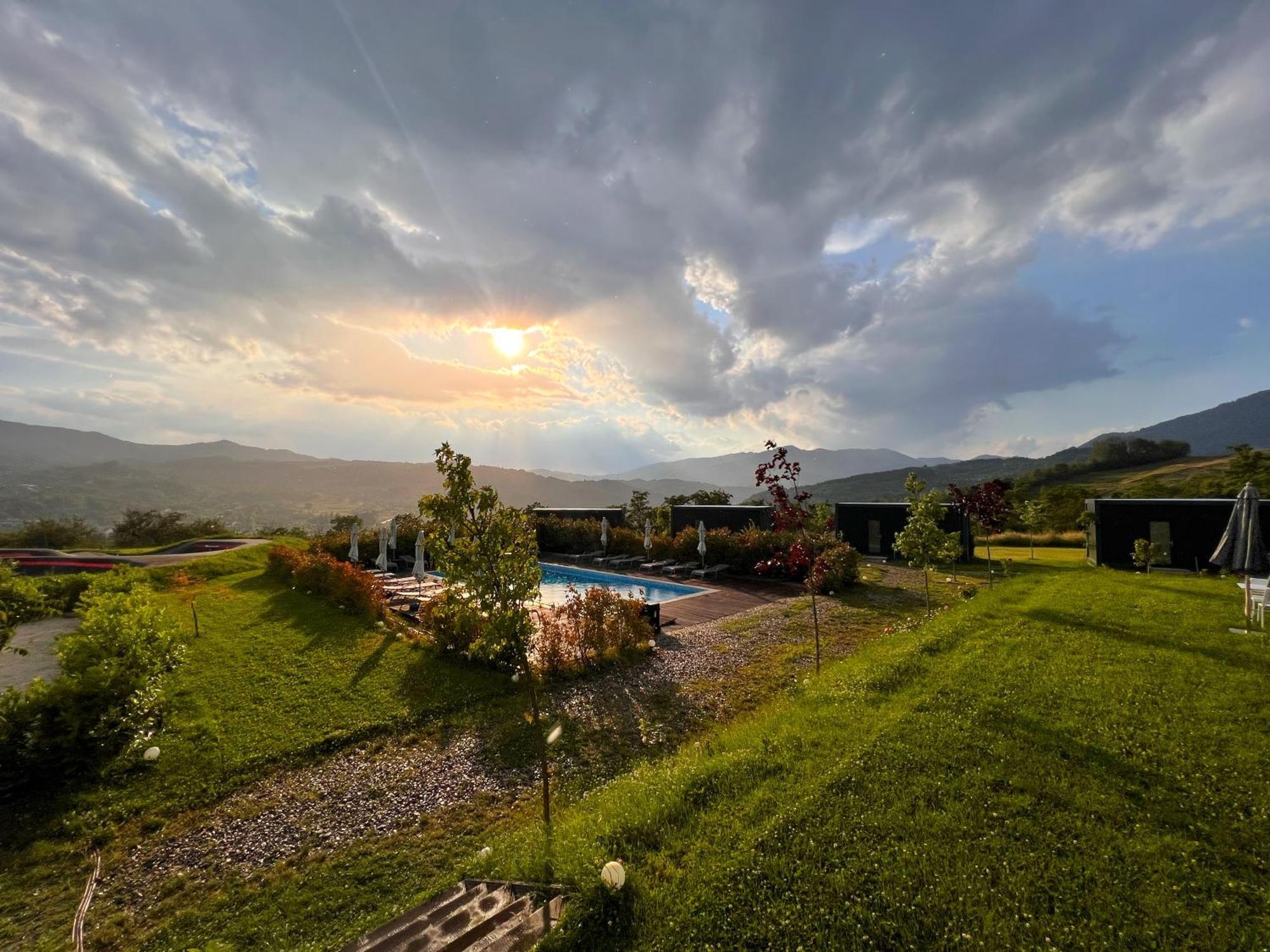 Hotel Flandra Glamping Corbeni Exteriér fotografie