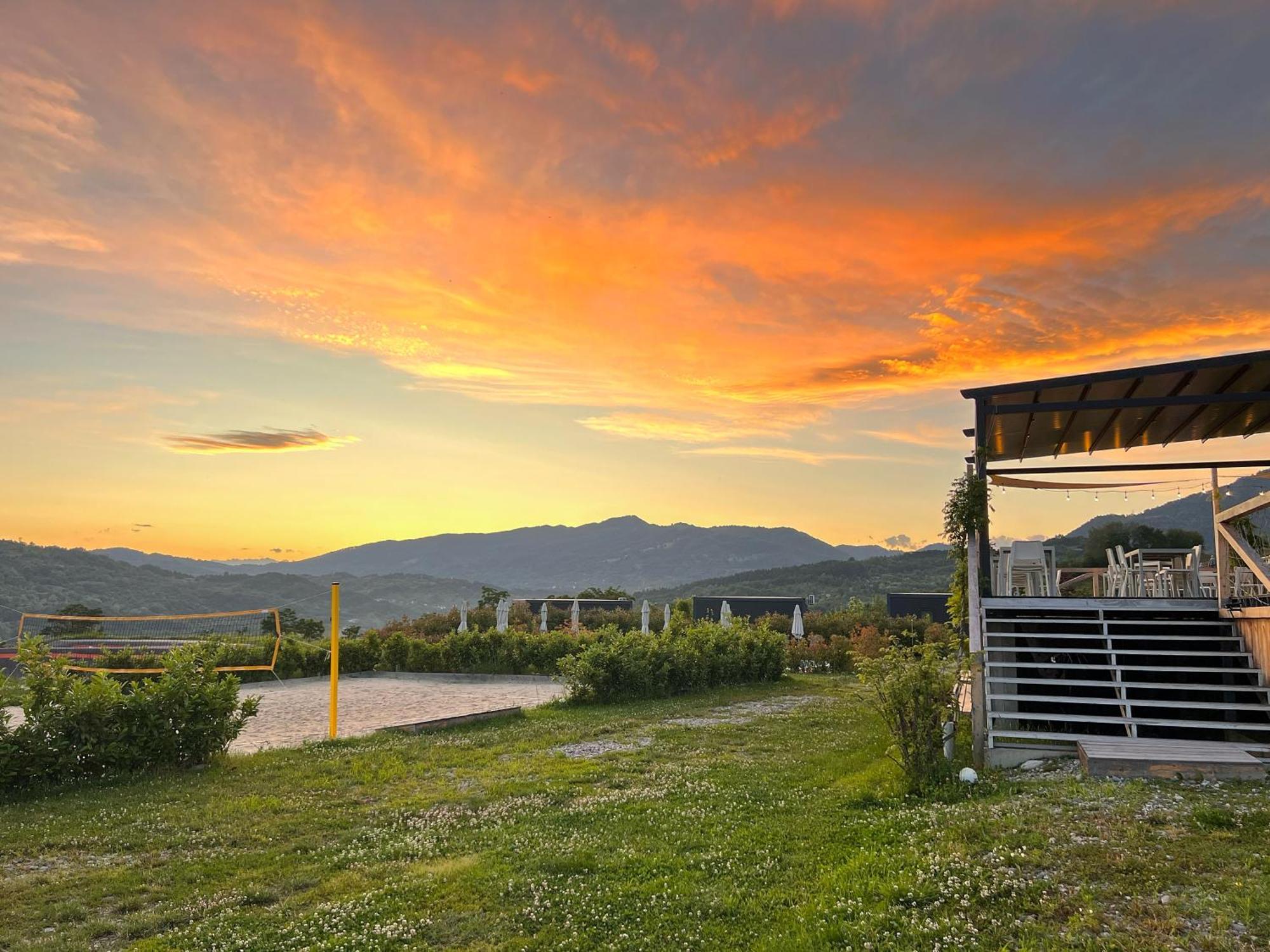 Hotel Flandra Glamping Corbeni Exteriér fotografie