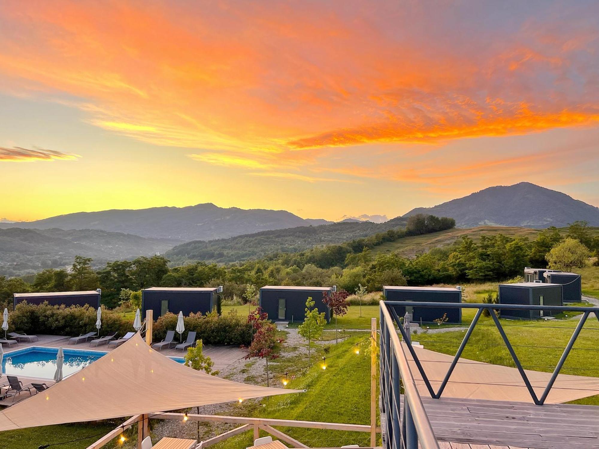 Hotel Flandra Glamping Corbeni Exteriér fotografie